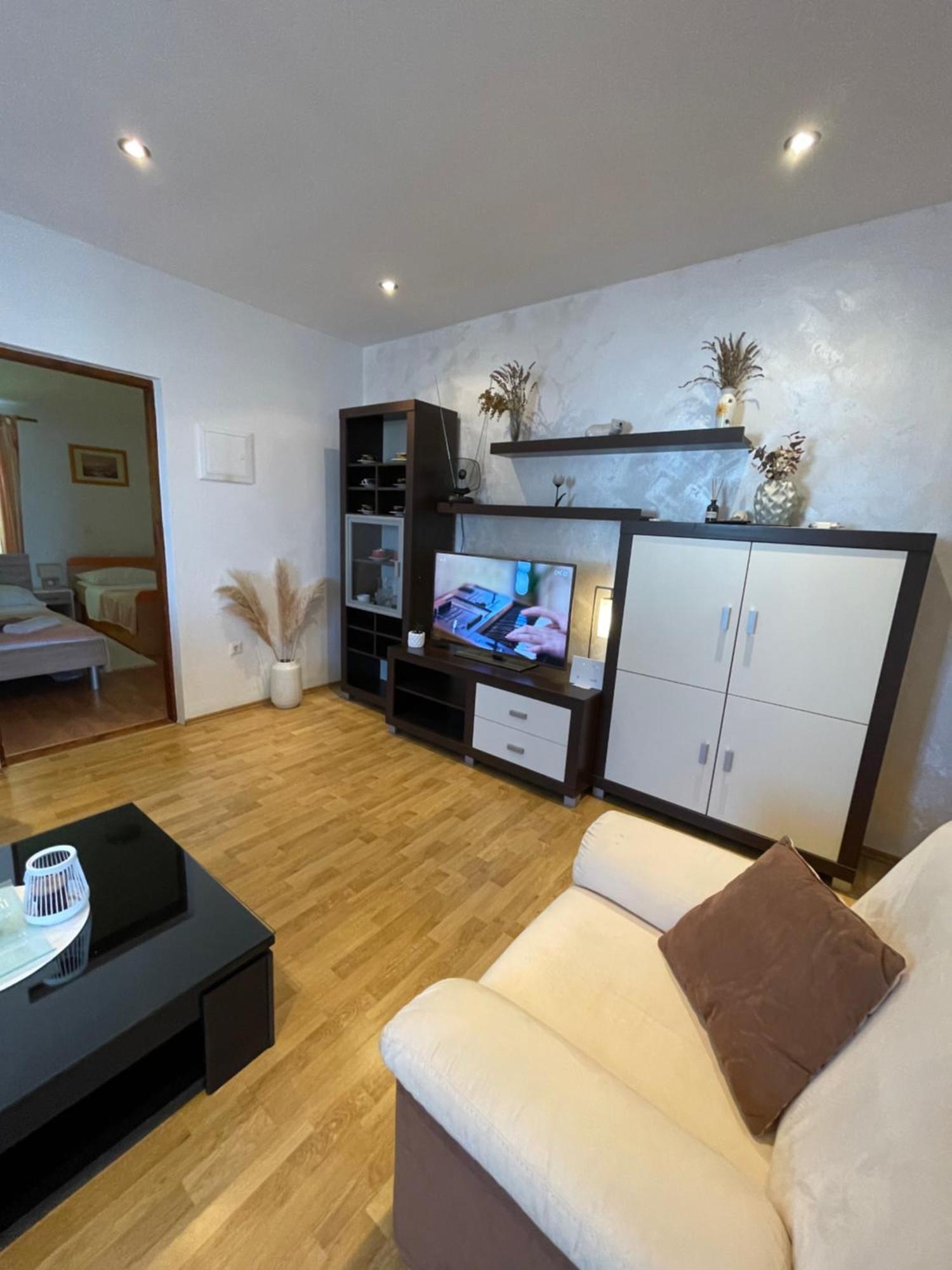 Denis Apartment Zdrelac Luaran gambar